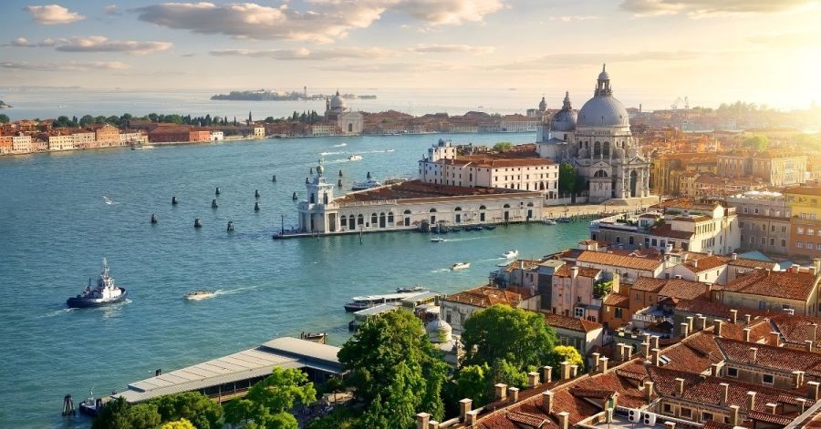 3 rooftop bar perfetti per il tuo aperitivo a Venezia con vista