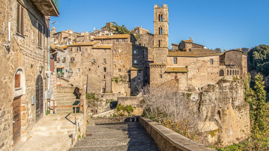 Lazio medievale, alla scoperta del magico borgo di Ronciglione (e del suo Carnevale)