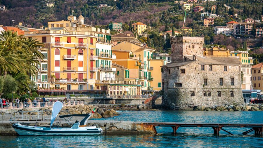 Liguria, un viaggio all’insegna di macramé, merletto e damasco