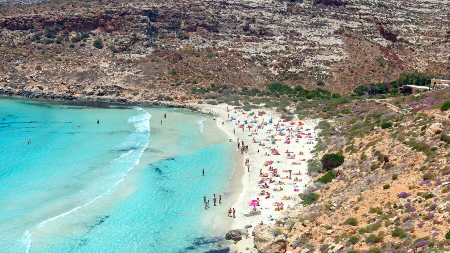 Sicilia, le spiagge più belle delle isolette-satellite