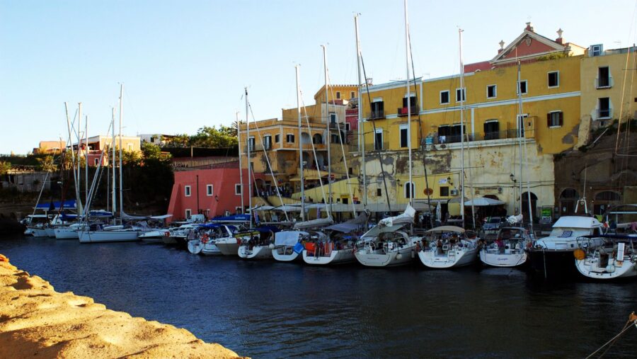 Ventotene, un gioiello del Tirreno da amare e scoprire tutto l’anno