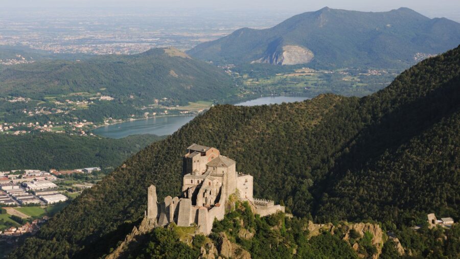 La Sacra di San Michele, l’Altare delle Alpi da visitare in Piemonte