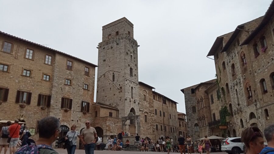 San Gimignano, è lei l’unica e sola Manhattan del Medioevo e uno dei migliori borghi della Toscana